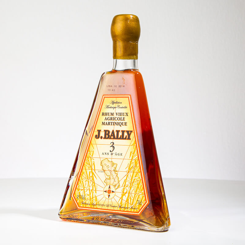 BALLY - Pyramide 3 ans - Rhum vieux - 45° - 70cl BALLY - Pyramide 3 ans - Rhum vieux - 45° - 70cl