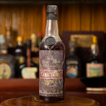 COURVILLE - Jahrgang 1975 - Sehr alter Rum - 47° - 70cl