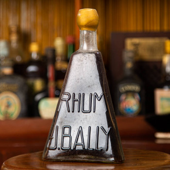 BALLY - Rhum Vintage - Rhum Hors d'âge - 12 ans d'âge - Pyramide - 45° - 70cl - martinique