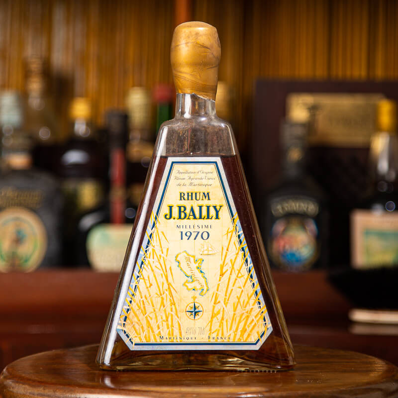 BALLY - Millésime 1970 - Rhum Vintage - bouteille pyramide - 45° - 70cl