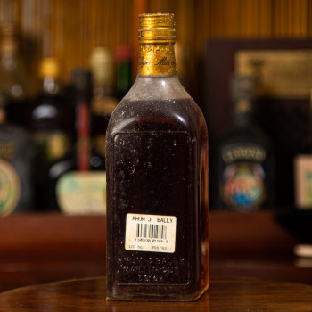 BALLY - Jahrgang 1985 - Rum Vintage - 45° - 70cl