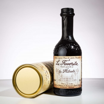 LA FAVORITE - La Flibuste - Jahrgang 2000 - Extra Alter Rum - 40° - 70cl